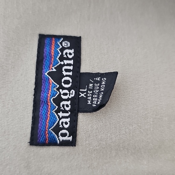 Patagonia Men's‎ Tan Short Sleeve Shirt. Size XL. Front Pockets. Excelant - Picture 2 of 9